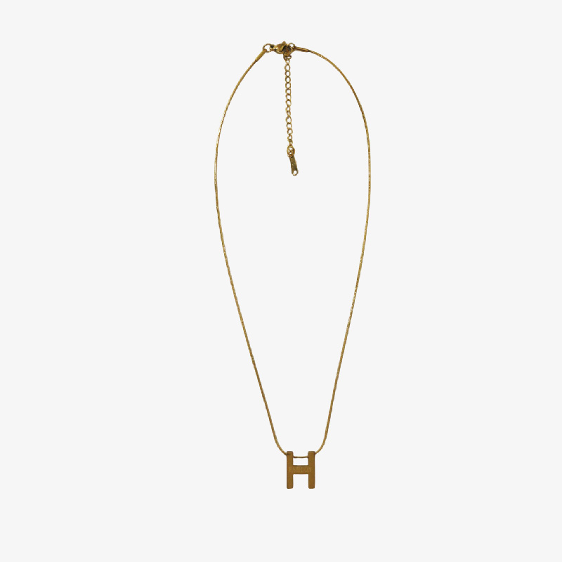 Collar dorado con dije H "Hermosa"