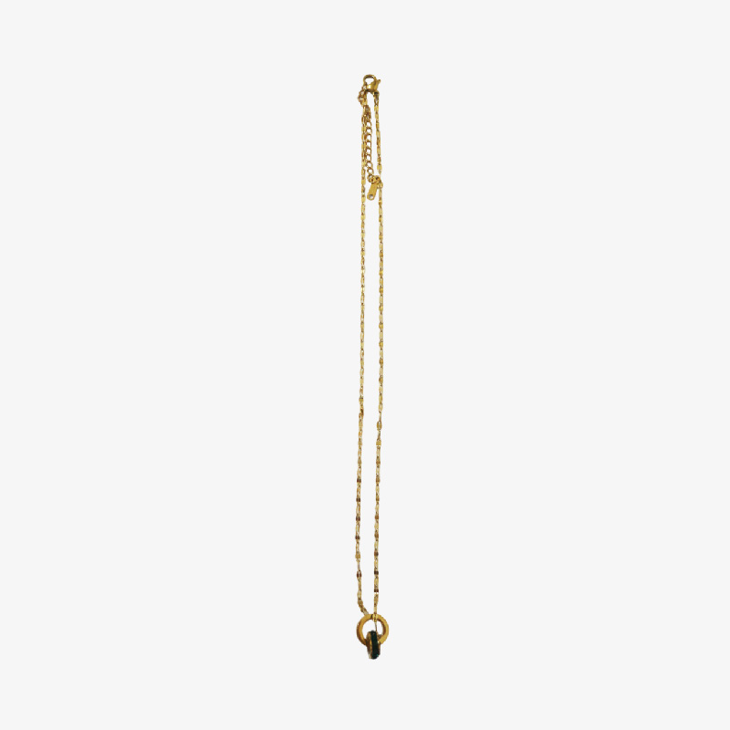 Collar dorado con dije de anillo "Amor Infinito"